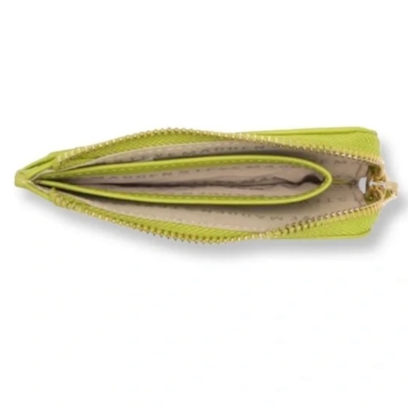 B Slim Zip Around Card Case
STEVE MADDEN - Picture 3 of 4